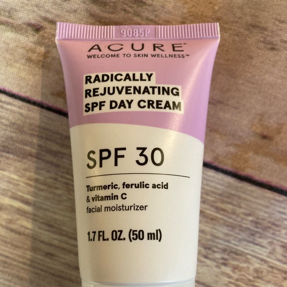 Acure Radically Rejuvenating SPF Day Cream - Picture 2 of 3